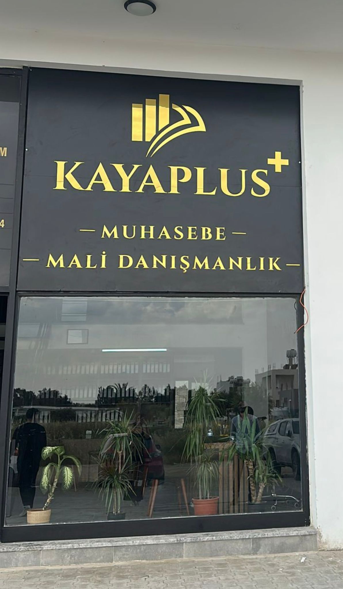 Kaya Plus ofis girişi